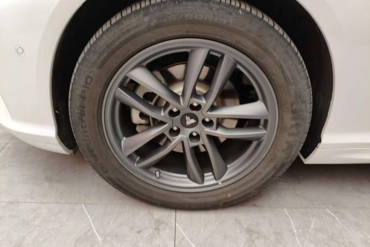 Used NETA S Shooting Brake 2024 Range-Extended 300 Standard Edition Left Front Wheel Hub