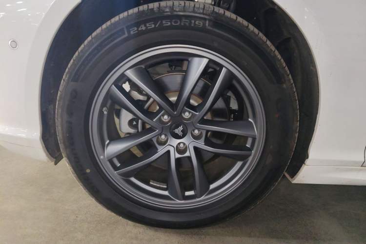 Used NETA S Shooting Brake 2024 Range-Extended 300 Standard Edition Left Front Wheel Hub