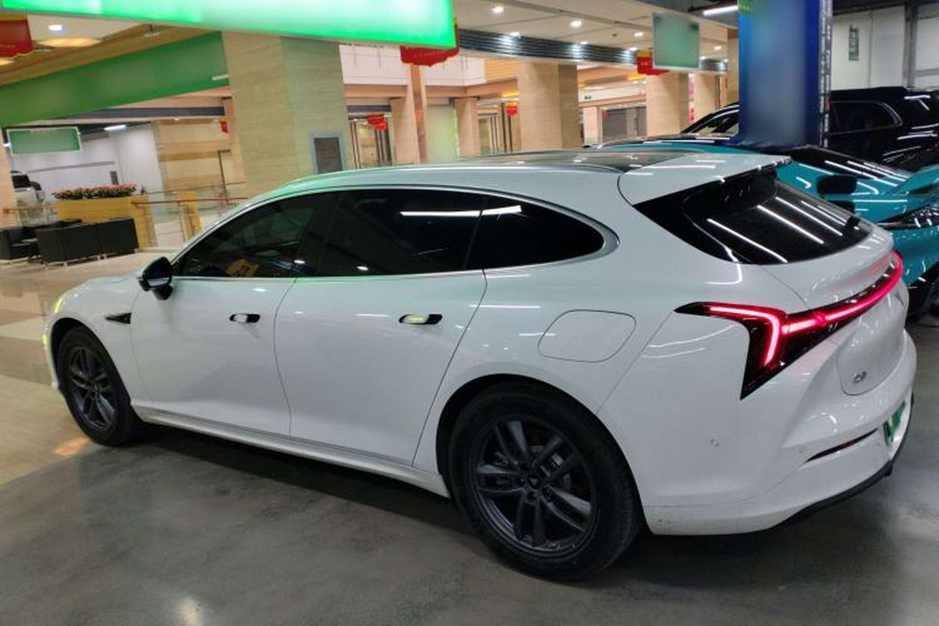 Used NETA S Shooting Brake 2024 Range-Extended 300 Standard Edition Left Side