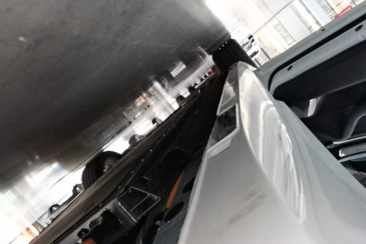 Used NETA S Shooting Brake 2024 Range-Extended 300 Standard Edition Left Side Sill