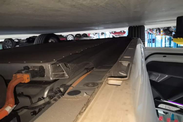Used NETA S Shooting Brake 2024 Range-Extended 300 Pro Edition Left Side Sill