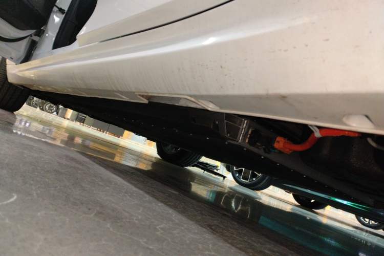 Used NETA S Shooting Brake 2024 Range-Extended 300 Standard Edition Left Side Sill