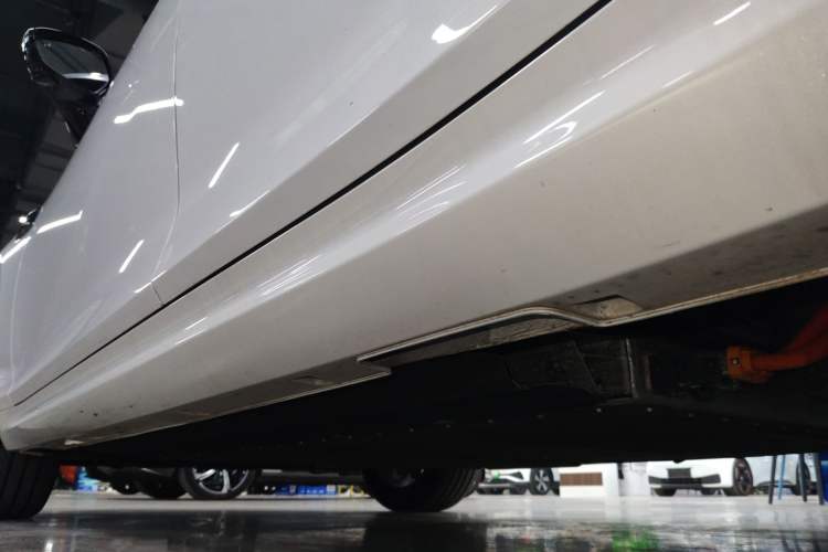 Used NETA S Shooting Brake 2024 Range-Extended 300 Standard Edition Left Side Sill