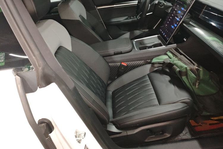 Used NETA S Shooting Brake 2024 Range-Extended 300 Standard Edition Right Front Seat