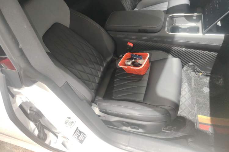 Used NETA S Shooting Brake 2024 Range-Extended 300 Standard Edition Right Front Seat
