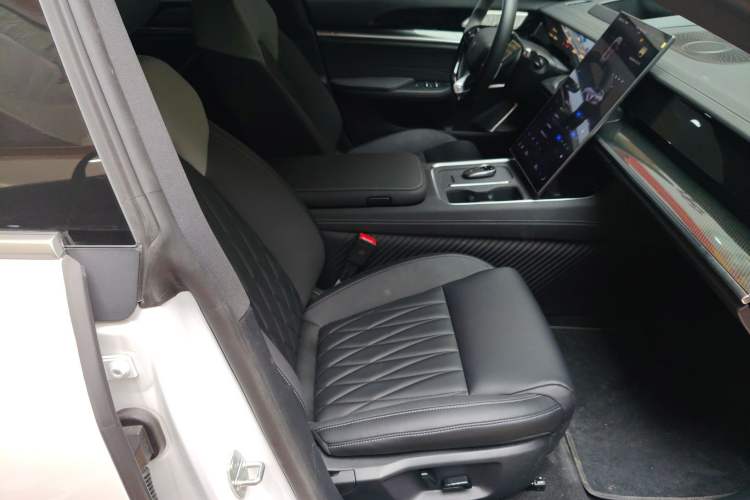 Used NETA S Shooting Brake 2024 Range-Extended 300 Standard Edition Right Front Seat