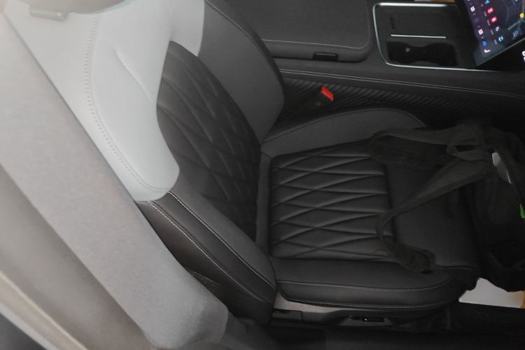 Used NETA S Shooting Brake 2024 Range-Extended 300 Standard Edition Right Front Seat