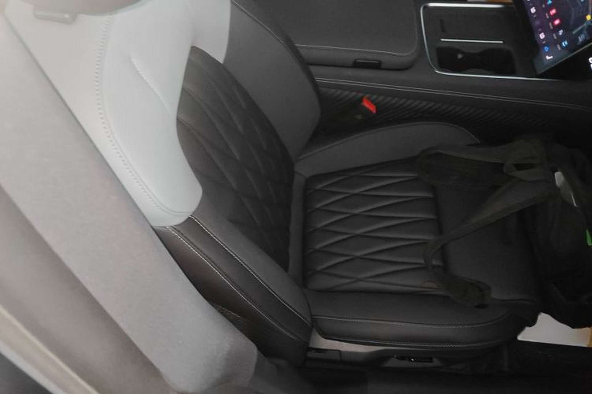 Used NETA S Shooting Brake 2024 Range-Extended 300 Standard Edition Right Front Seat