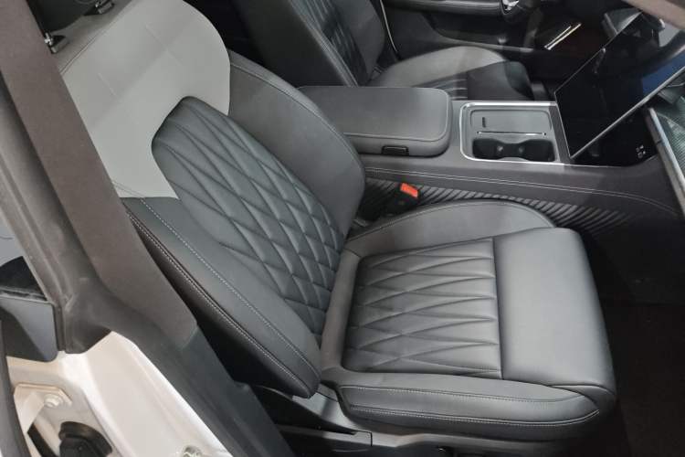 Used NETA S Shooting Brake 2024 Range-Extended 300 Standard Edition Right Front Seat