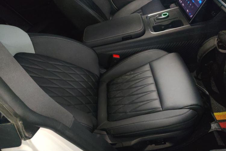 Used NETA S Shooting Brake 2024 Range-Extended 300 Standard Edition Right Front Seat