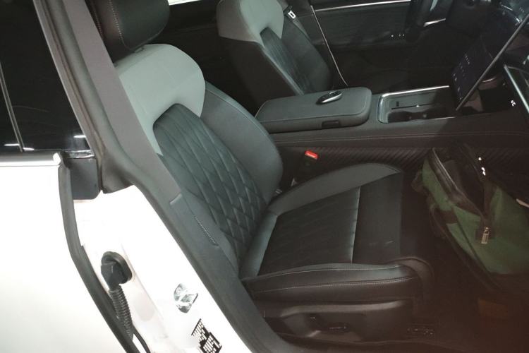 Used NETA S Shooting Brake 2024 Range-Extended 300 Standard Edition Right Front Seat