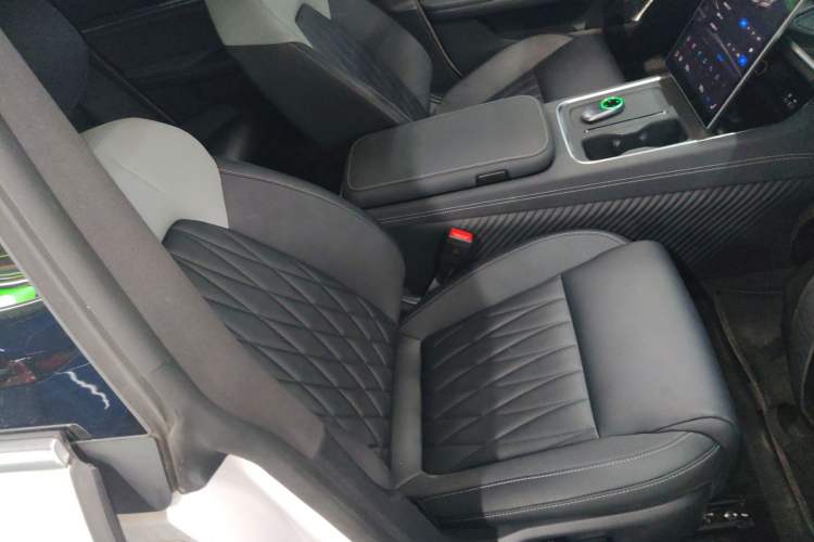 Used NETA S Shooting Brake 2024 Range-Extended 300 Standard Edition Right Front Seat