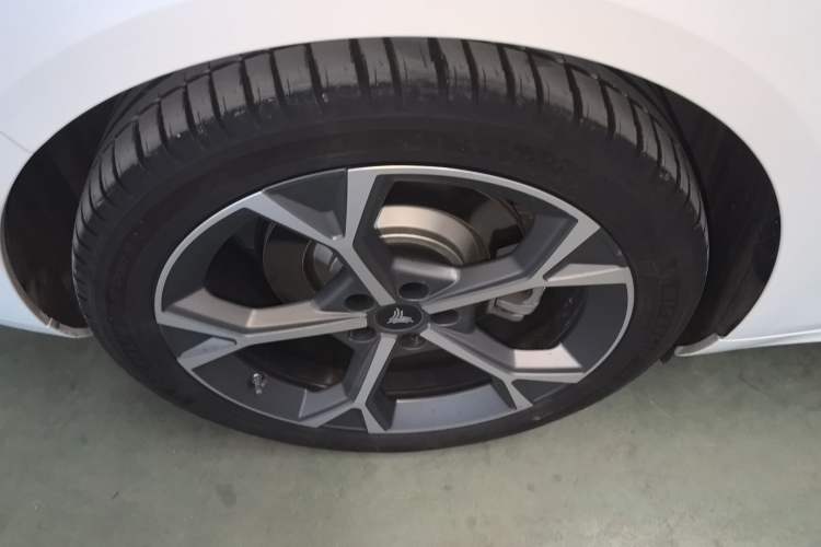 Used NETA S Shooting Brake 2024 Range-Extended 300 Pro Edition Right Rear Wheel Hub