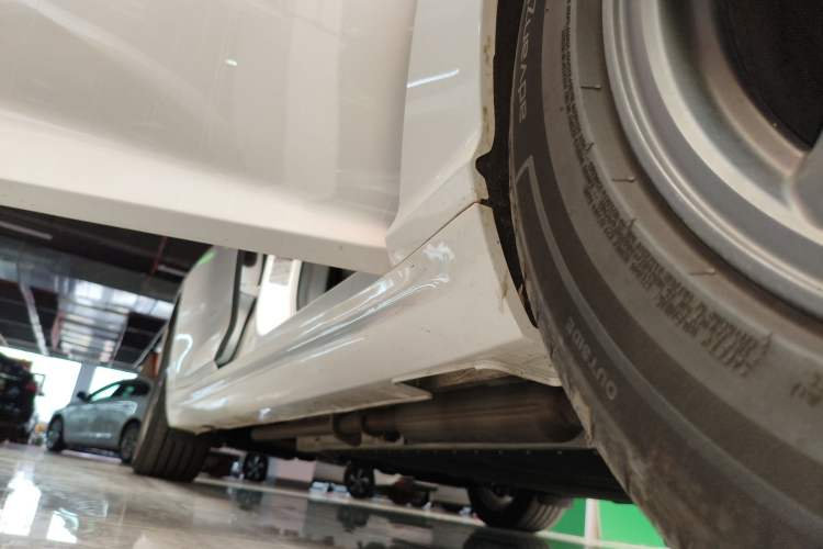 Used NETA S Shooting Brake 2024 Range-Extended 300 Standard Edition Right Side Sill