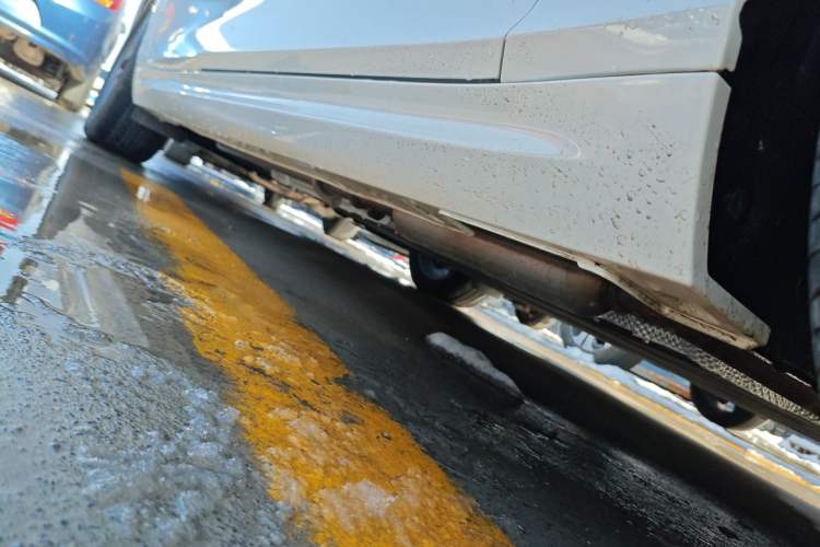 Used NETA S Shooting Brake 2024 Range-Extended 300 Standard Edition Right Side Sill