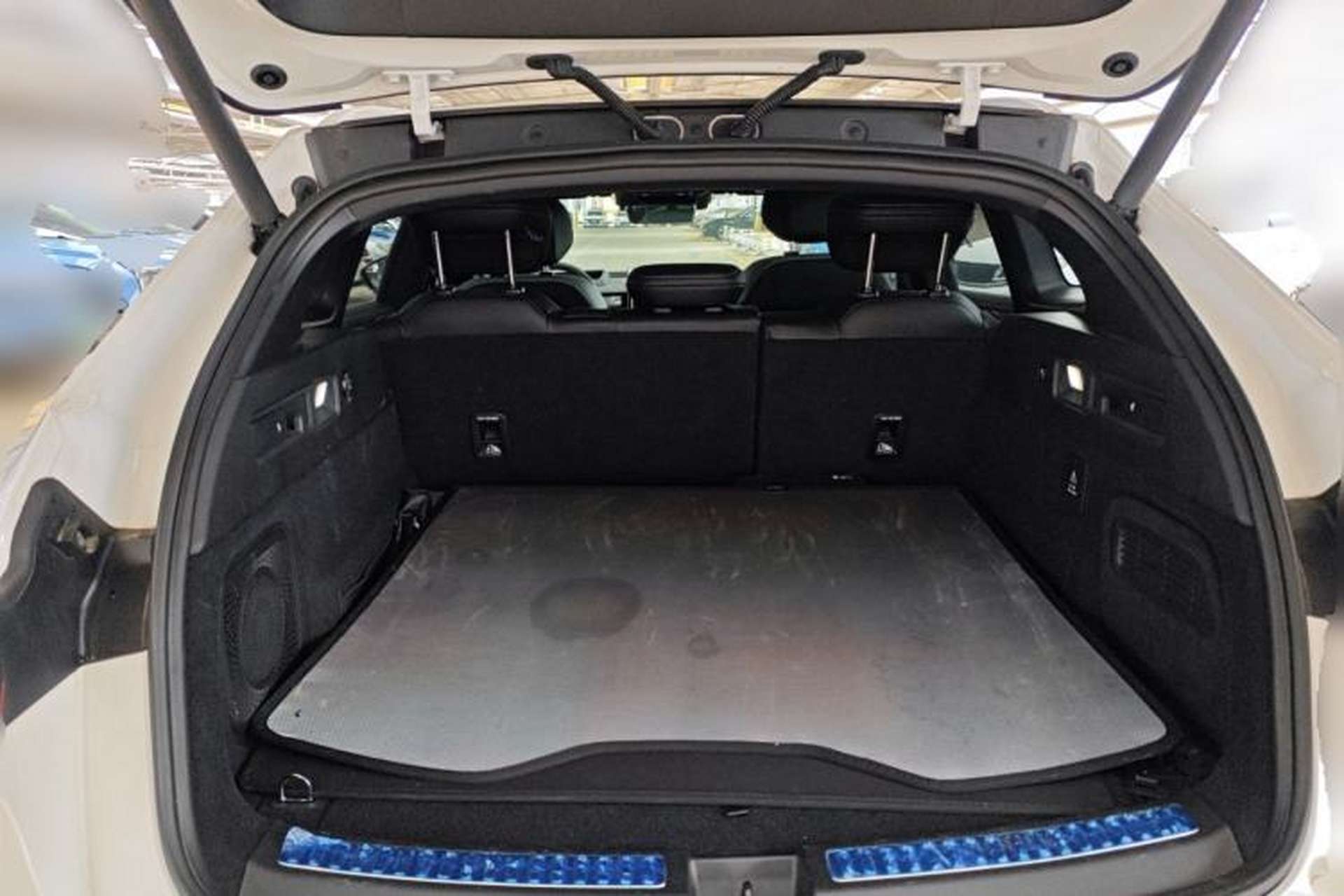 Used NETA S Shooting Brake 2024 Range-Extended 300 Standard Edition Trunk
