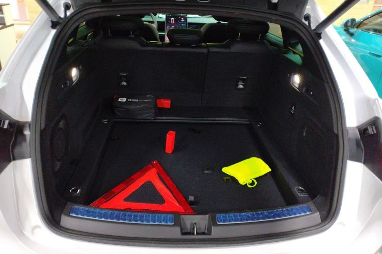 Used NETA S Shooting Brake 2024 Range-Extended 300 Standard Edition Trunk