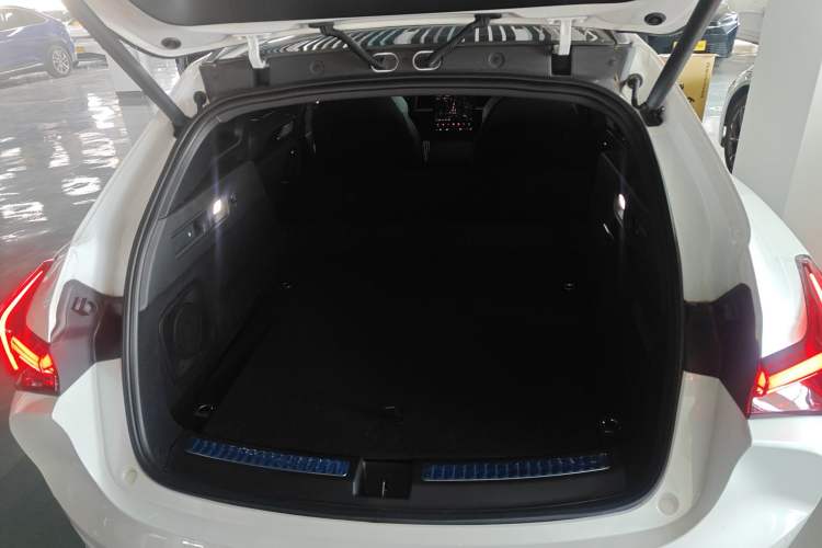 Used NETA S Shooting Brake 2024 Range-Extended 300 Standard Edition Trunk