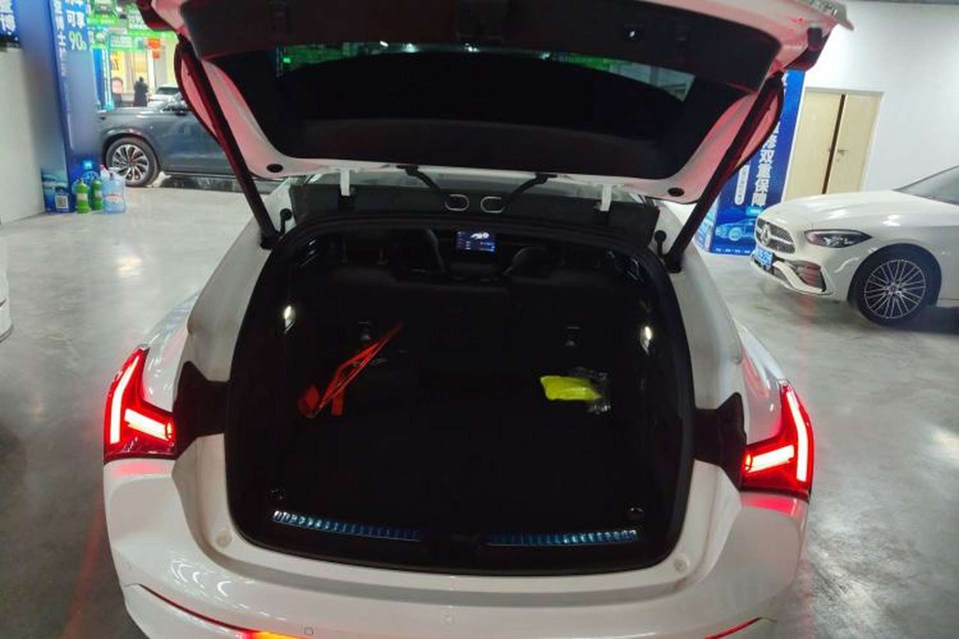 Used NETA S Shooting Brake 2024 Range-Extended 300 Standard Edition Trunk