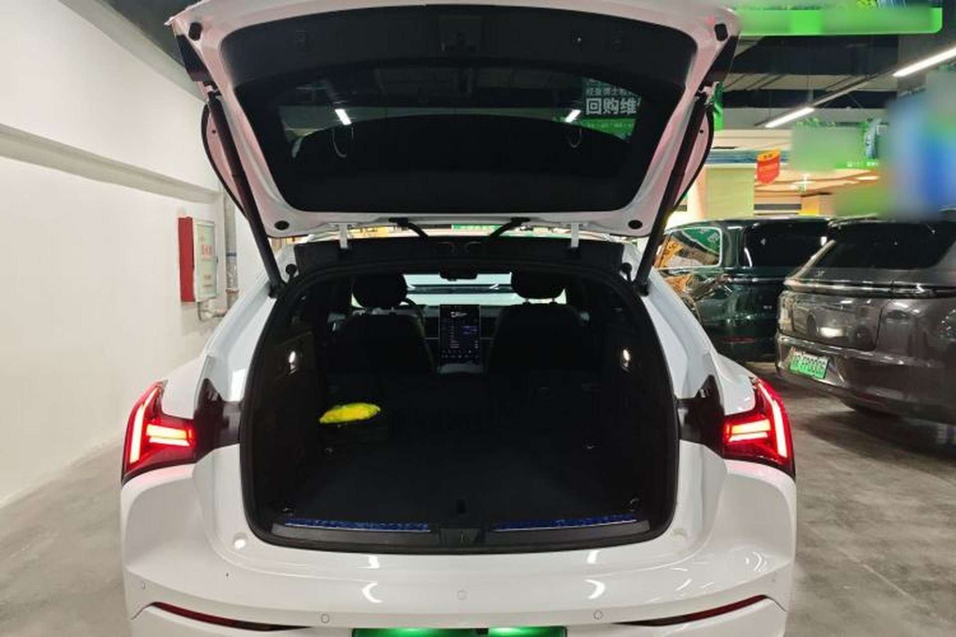 Used NETA S Shooting Brake 2024 Range-Extended 300 Standard Edition Trunk