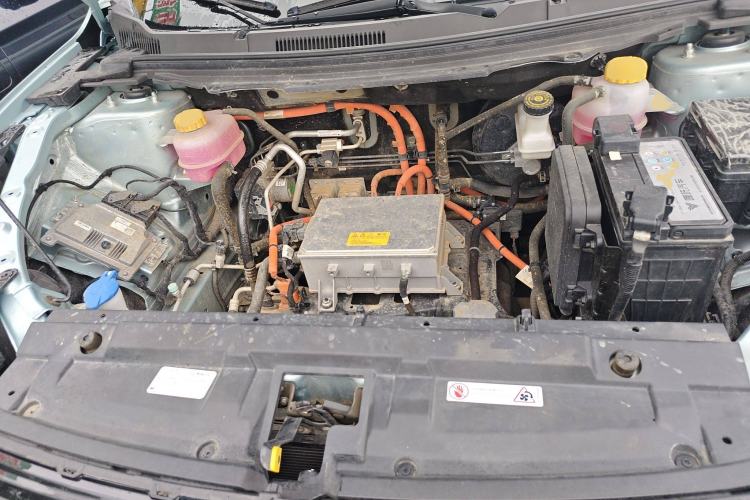 Used NETA U 2022 Zhi 400 Lithium-Nickel-Manganese-Cobalt Energy System Engine Bay