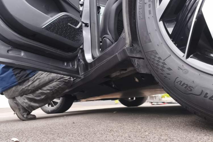 Used NETA U 2020 520 U-Create Left Side Sill