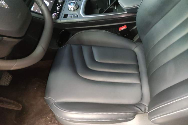 Used NETA U 2020 400 U-Enjoy Left Front Seat