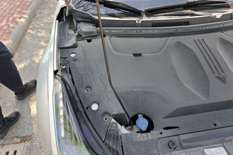 Used NETA U 2020 400 U-Create Engine Bay Right