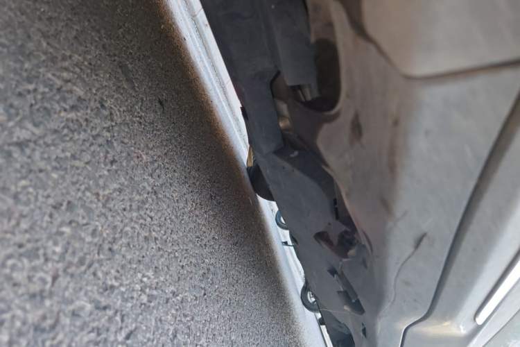 Used NETA U 2020 400 U-Shape Chassis Front Left