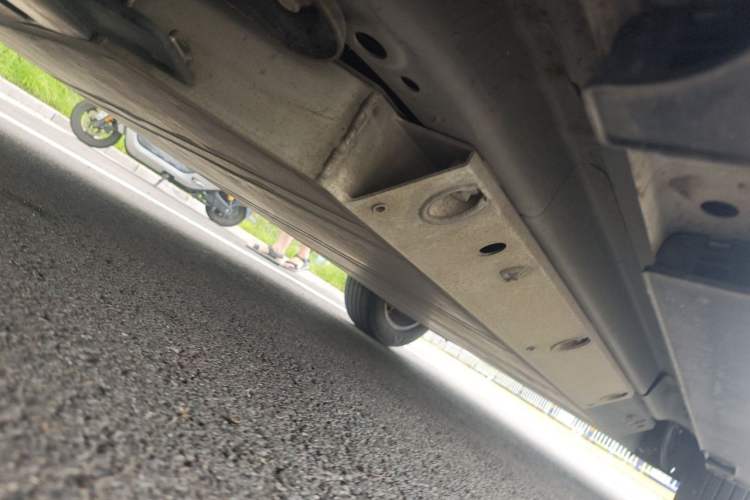 Used NETA U 2020 400 U-Shape Chassis Front Left