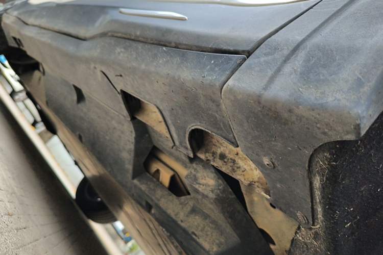Used NETA U 2020 400 U-Shape Chassis Front Right