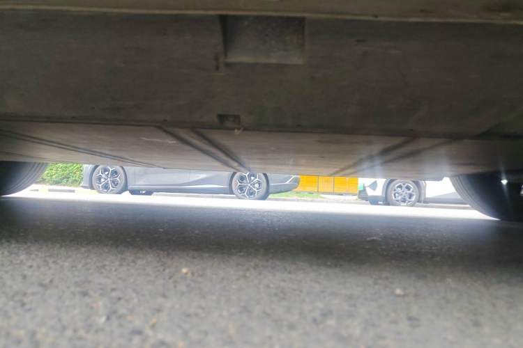 Used NETA U 2020 400 U-Shape Chassis Front Right