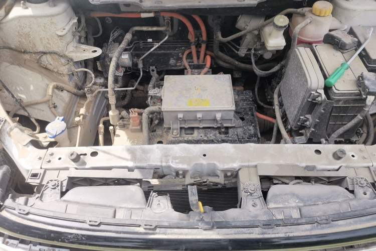 Used NETA U 2020 400 U-Create Engine Bay