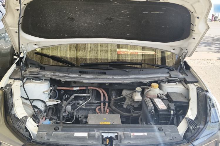 Used NETA U 2020 400 U-Shape Engine Bay