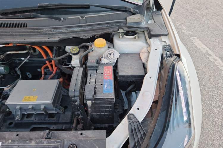 Used NETA U 2020 400 U-Shape Engine Bay Left