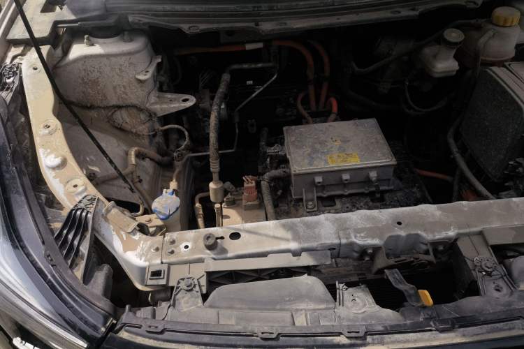 Used NETA U 2020 400 U-Create Engine Bay Right
