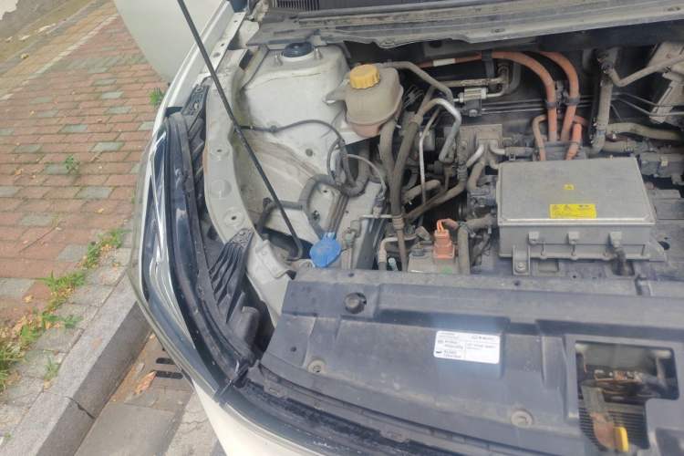Used NETA U 2020 400 U-Shape Engine Bay Right