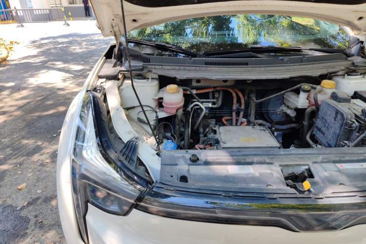 Used NETA U 2020 400 U-Shape Engine Bay Right