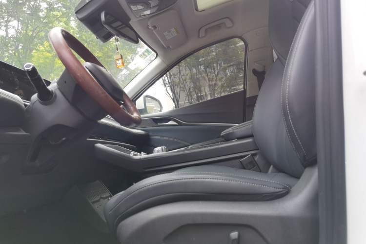 Used NETA U 2020 400 U-Create Left Front Seat