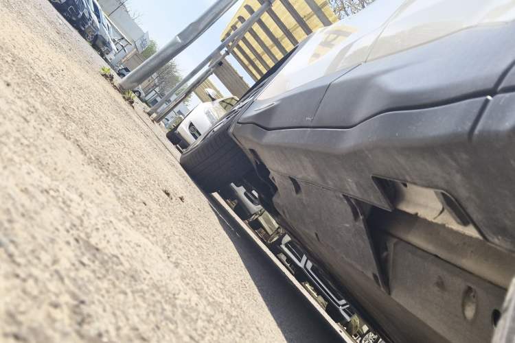 Used NETA U 2020 400 U-Shape Left Side Sill