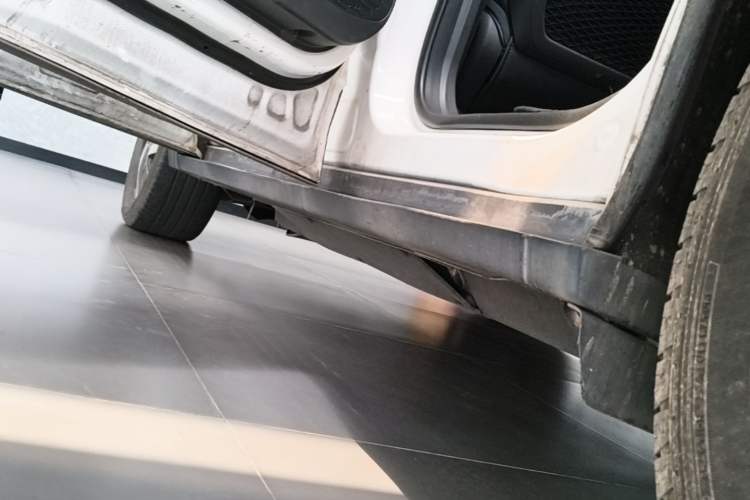 Used NETA U 2020 400 U-Create Left Side Sill