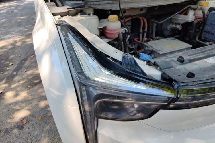 Used NETA U 2020 400 U-Shape Right Front Headlight
