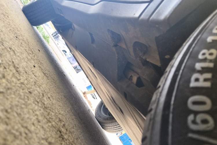Used NETA U 2020 400 U-Shape Right Side Sill
