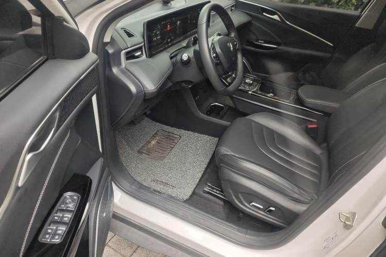 Used NETA U 2021 Pro 610 Fire-Seeking Edition Interior 3