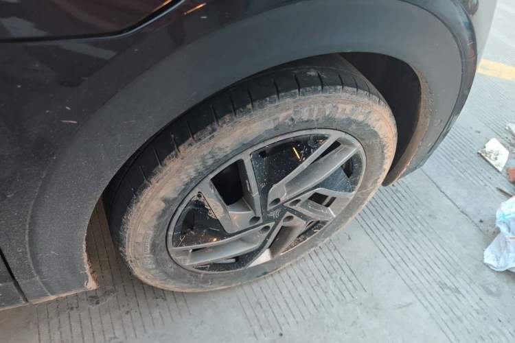 Used NETA U 2021 Pro 500 Lunar Edition Right Front Wheel Hub
