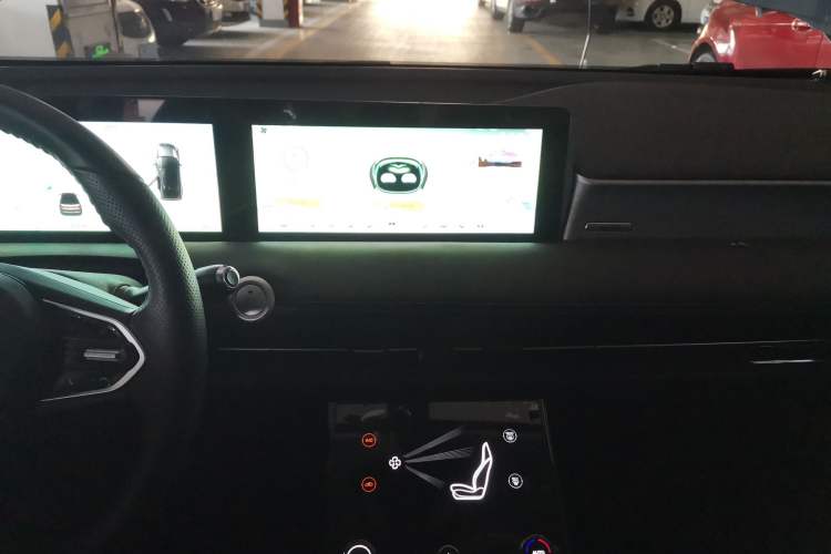 Used NETA U 2021 Pro 400 Cruiser Edition Audio And AC Panel