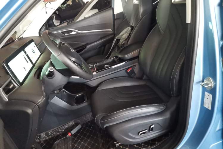 Used NETA U 2021 Pro 400 Cruiser Edition Left Front Seat
