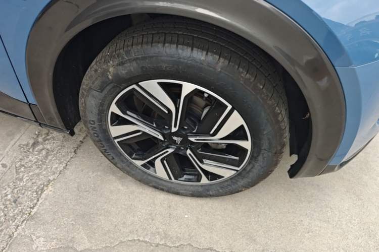 Used NETA U 2021 Pro 400 Lite Edition Left Front Wheel Hub