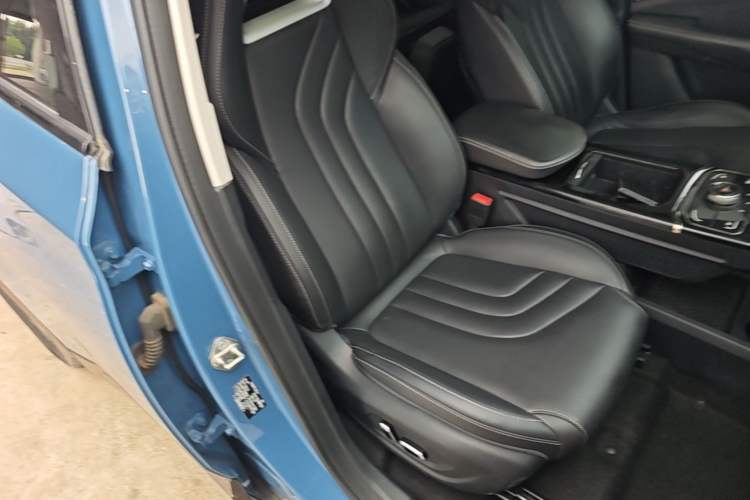 Used NETA U 2021 Pro 400 Lite Edition Right Front Seat