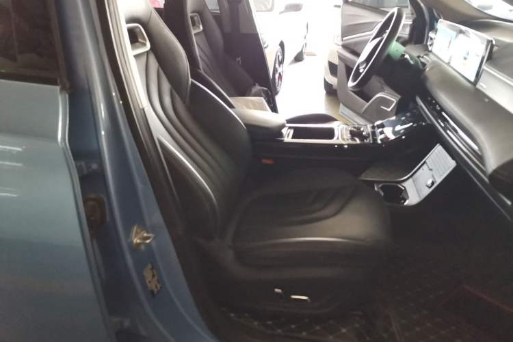 Used NETA U 2021 Pro 400 Cruiser Edition Right Front Seat
